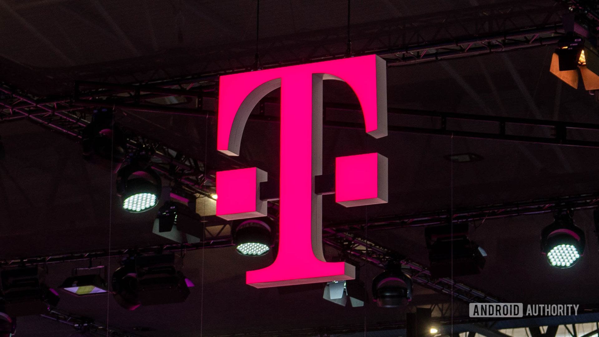 הרשת המתקדמת 5G של T-Mobile היא כעת בפריסה ארצית, אך יש חדשות רעות לבעלי פיקסל